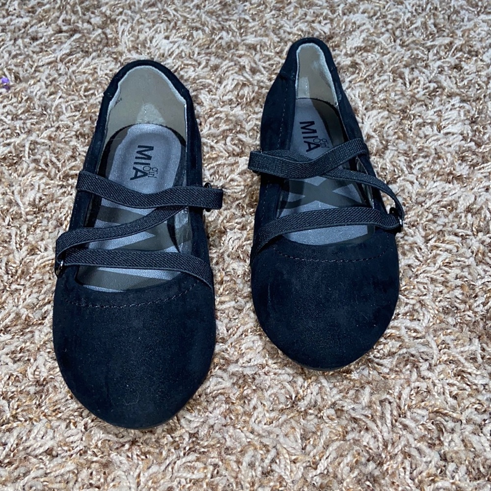 Girls Slip on dress shoes size 13.  Great Shape.  Worn only once.